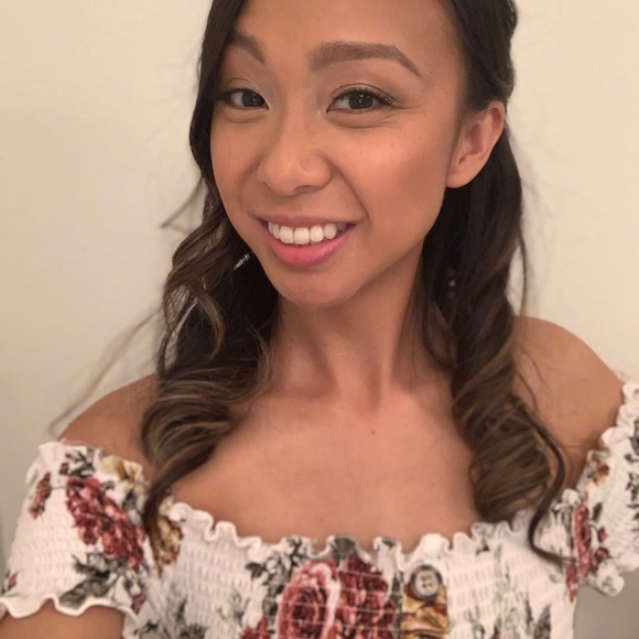 Meet your Posher, Abi - Picture 1 of 1